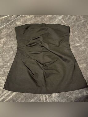 Banana Republic Women’s Strapless Black Top - Size large